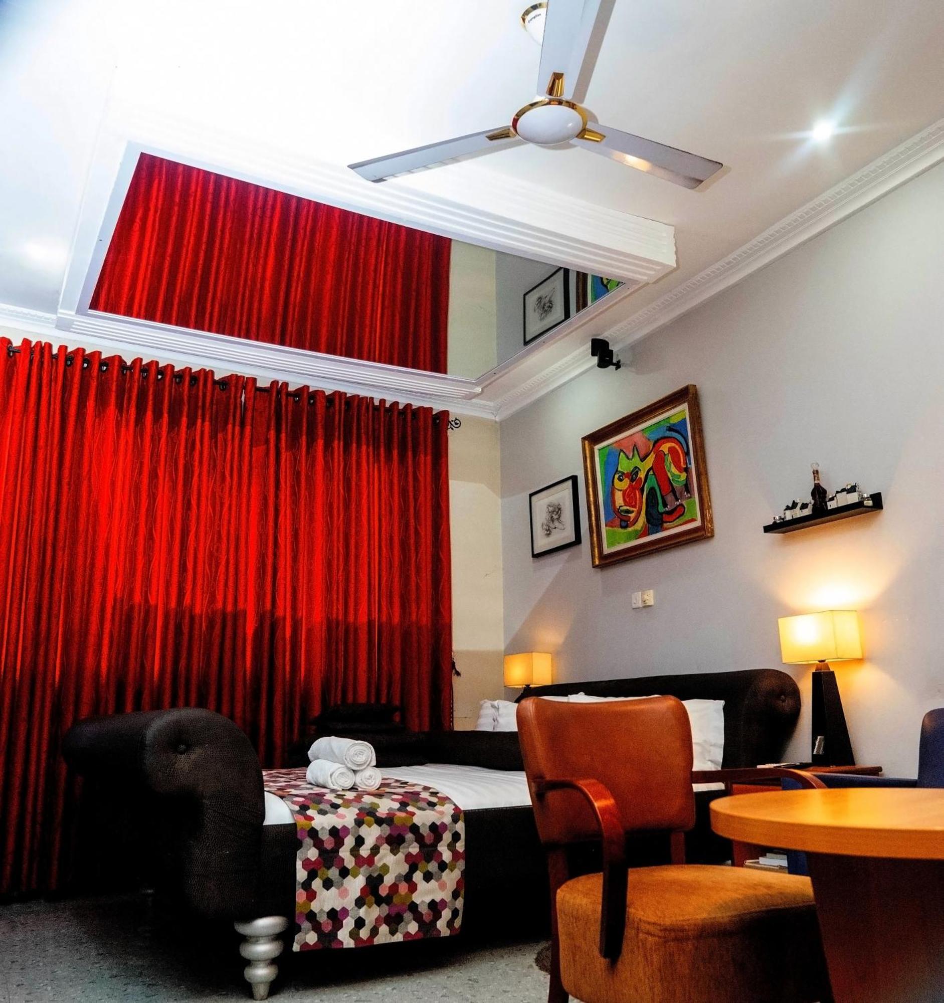 Ogbodjo Grand Casamora Hotel מראה חיצוני תמונה