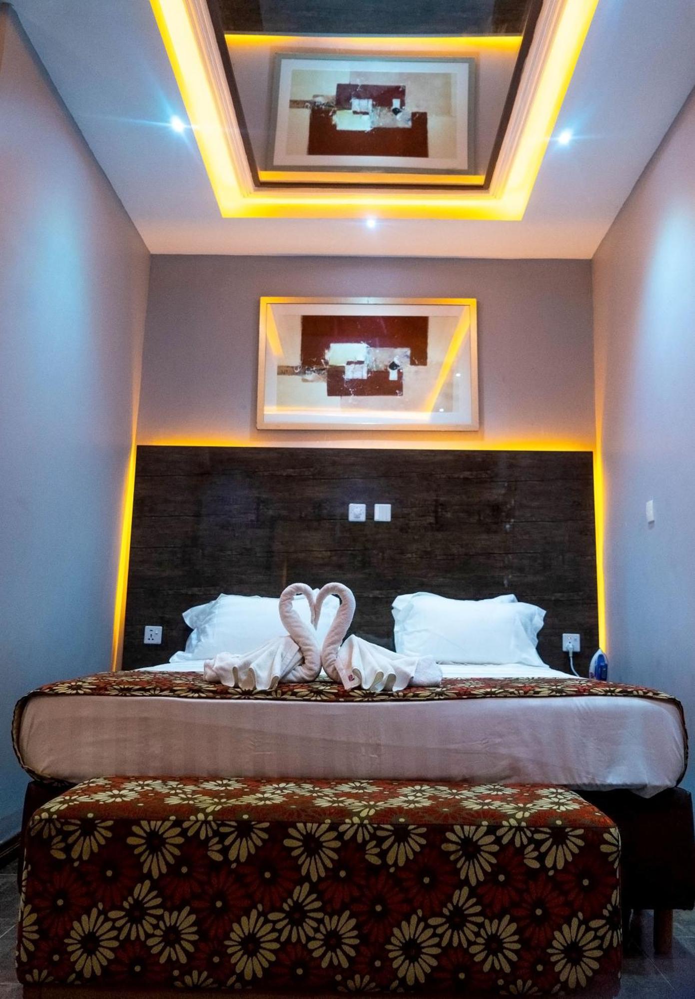 Ogbodjo Grand Casamora Hotel מראה חיצוני תמונה