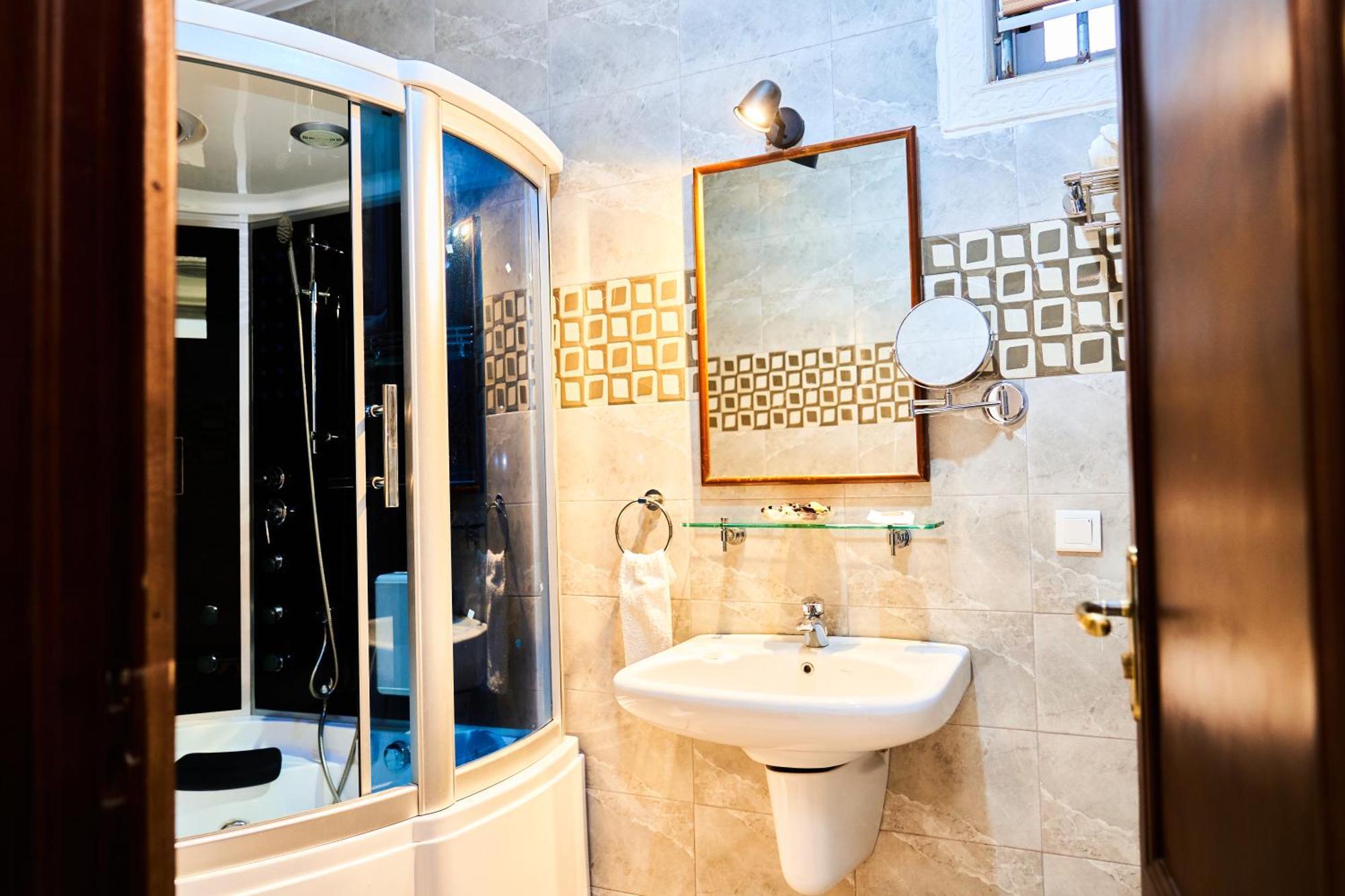 Ogbodjo Grand Casamora Hotel מראה חיצוני תמונה