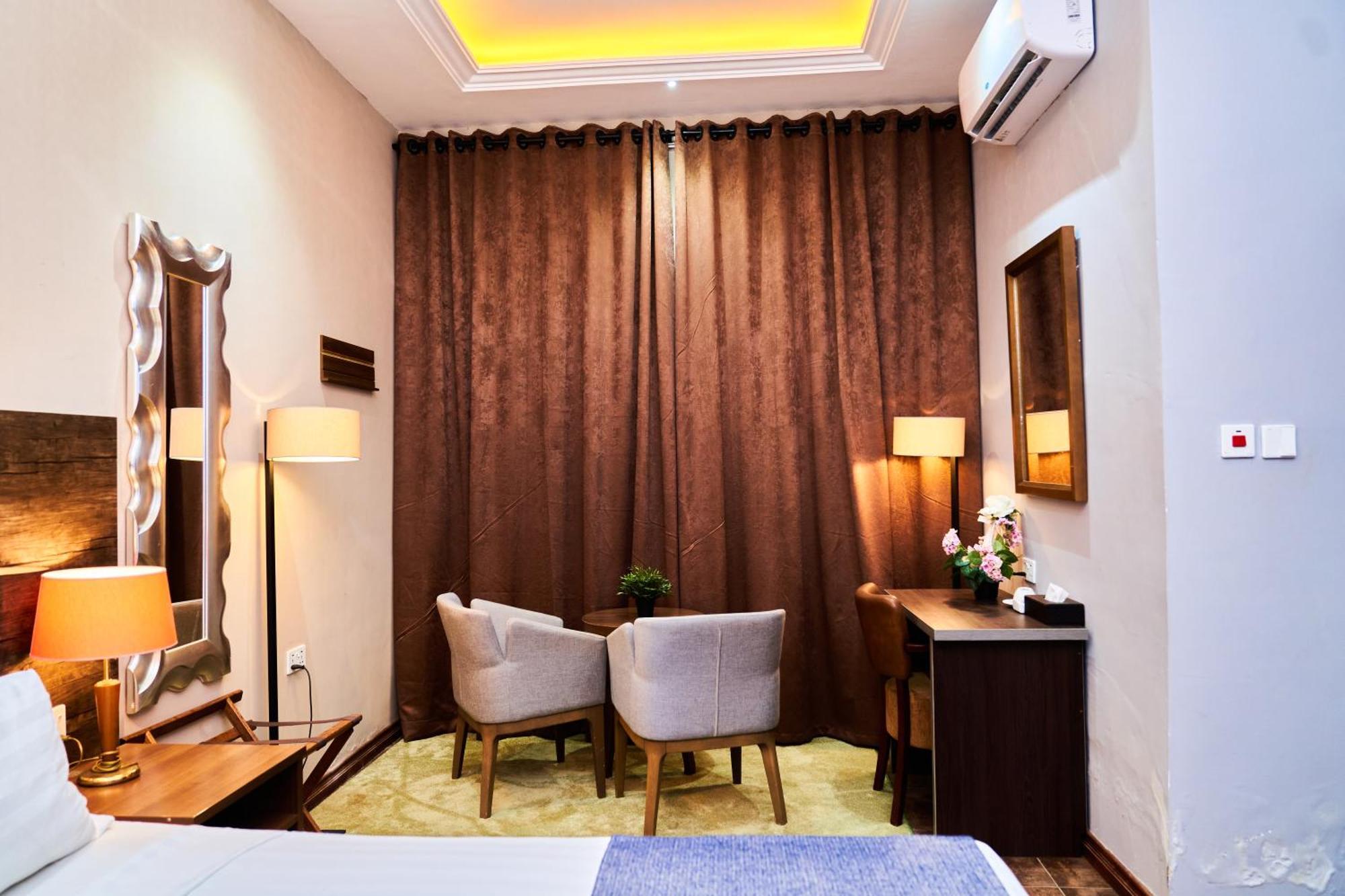 Ogbodjo Grand Casamora Hotel מראה חיצוני תמונה