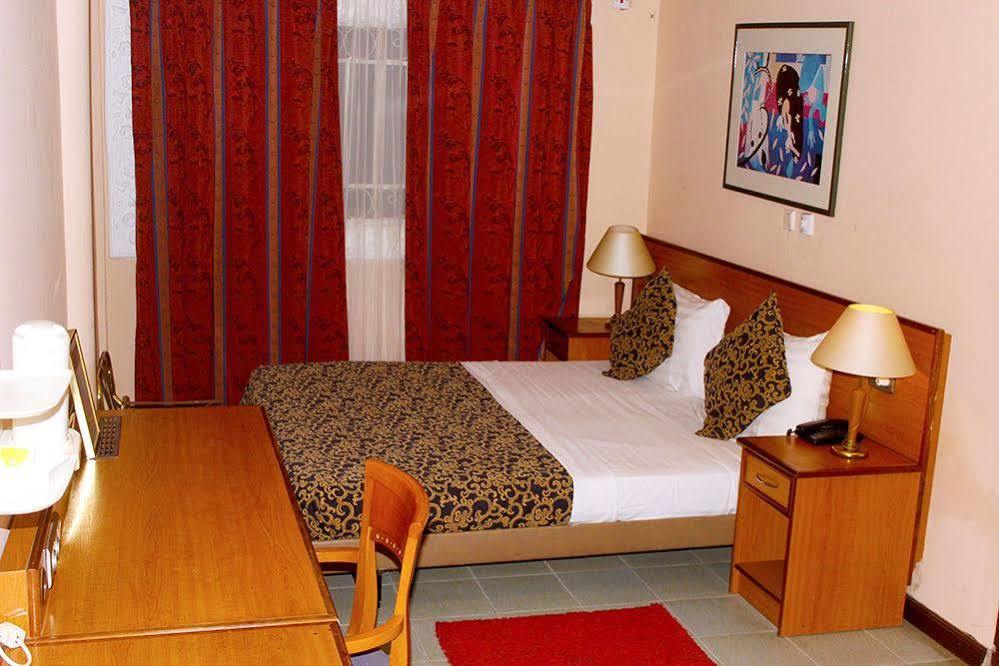 Ogbodjo Grand Casamora Hotel מראה חיצוני תמונה