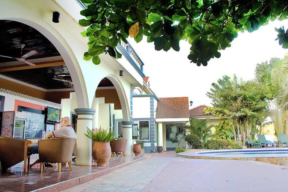 Ogbodjo Grand Casamora Hotel מראה חיצוני תמונה