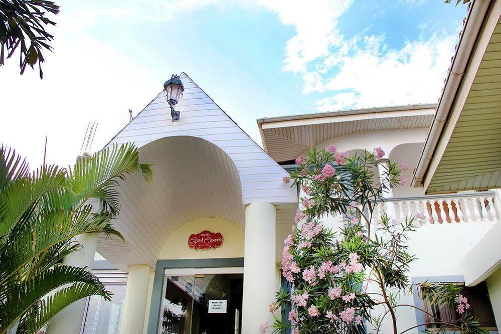 Ogbodjo Grand Casamora Hotel מראה חיצוני תמונה